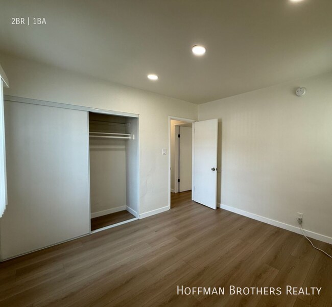 Building Photo - 7337 Woodman Ave