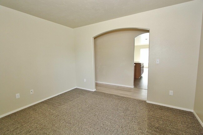 Building Photo - 9138 S Red Delicious Ave