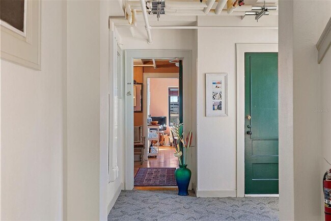 Building Photo - 130 4th Ave N