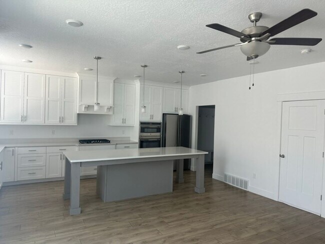 Building Photo - 5412 Granite Ave