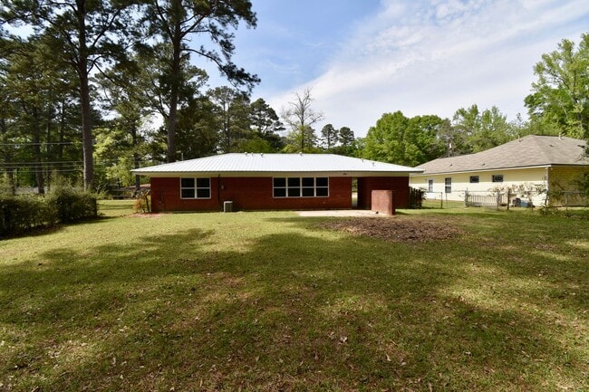 Building Photo - Updated 2 Bedroom, 1.5 Bath Home in Ruston