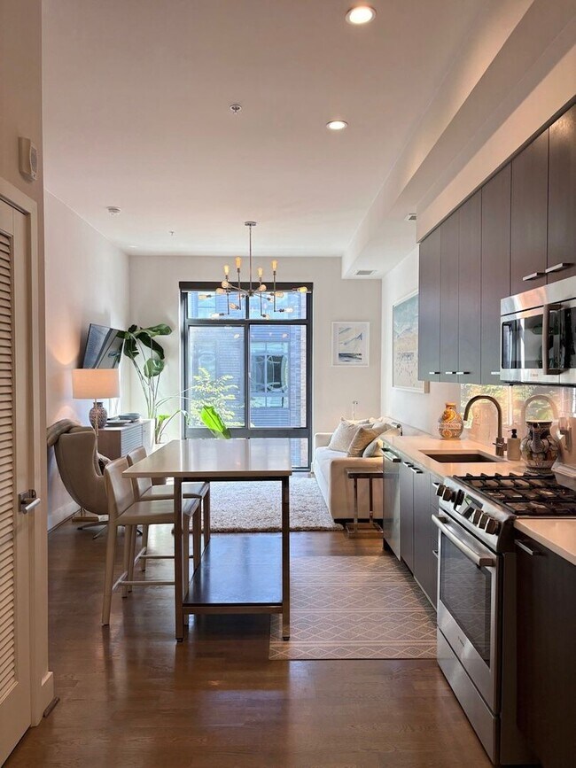 Building Photo - Southwest Water Front One Bedroom W/All Am...