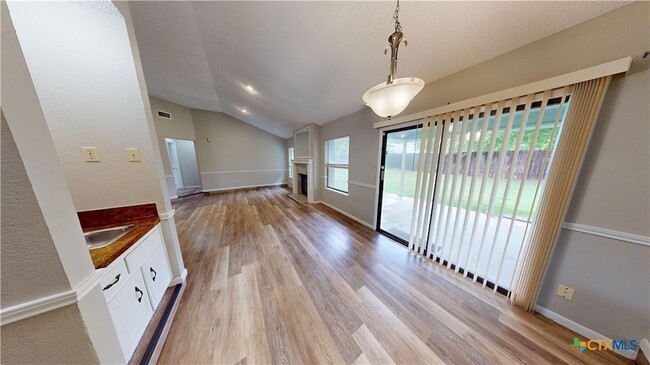 Building Photo - 4505 River Oaks Dr