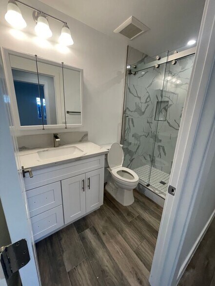 Building Photo - 3923 Franklin Ave