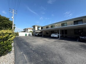 Building Photo - 123 SW 47th Terrace