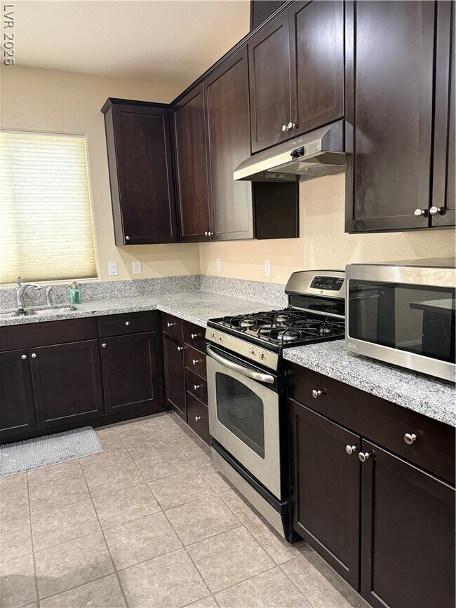 Building Photo - 6721 Chambers Lake Ct