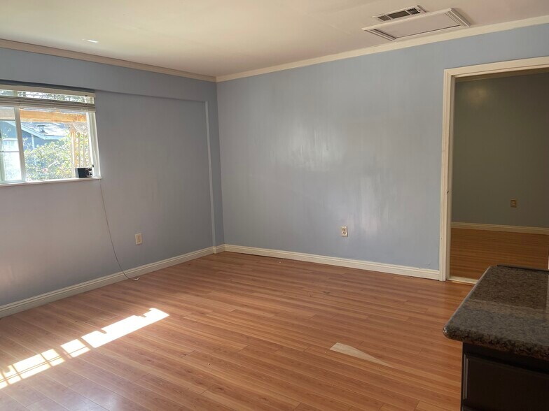 Building Photo - 13012 McKinley Ave