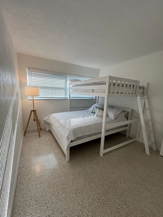 Building Photo - Stunning Seminole Home with Private Pool | 3 Bed / 2 Bath