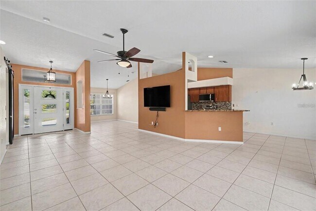 Building Photo - 369 Salvador Dr