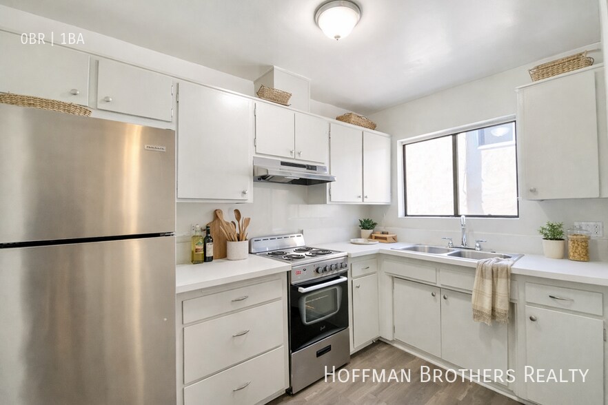 Building Photo - 981 Elden Ave