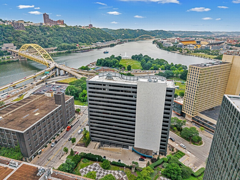 Building Photo - 300 Liberty Ave