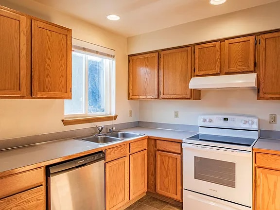 Building Photo - 1220 Ave A