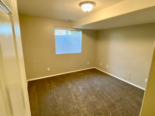 Building Photo - 1620 W 1500 S