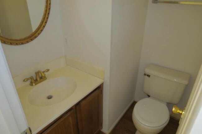 Building Photo - 2208 Wimbledon Cir