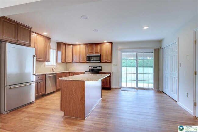 Building Photo - 1057 Decatur St