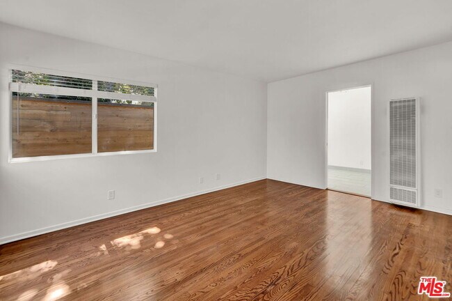 Building Photo - 950 Euclid St