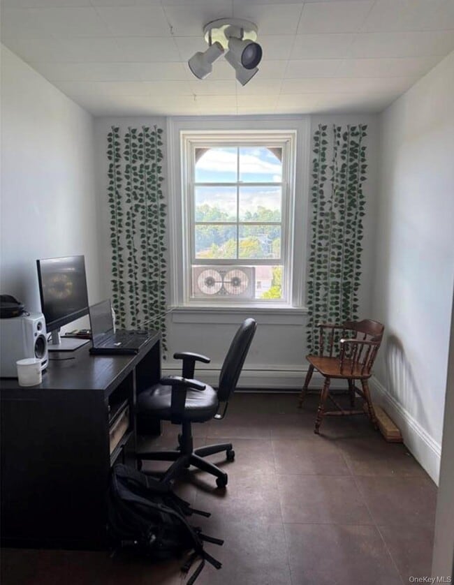 Building Photo - 5 Wood Ct