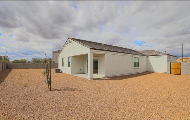 Building Photo - 30861 W Columbus Ave