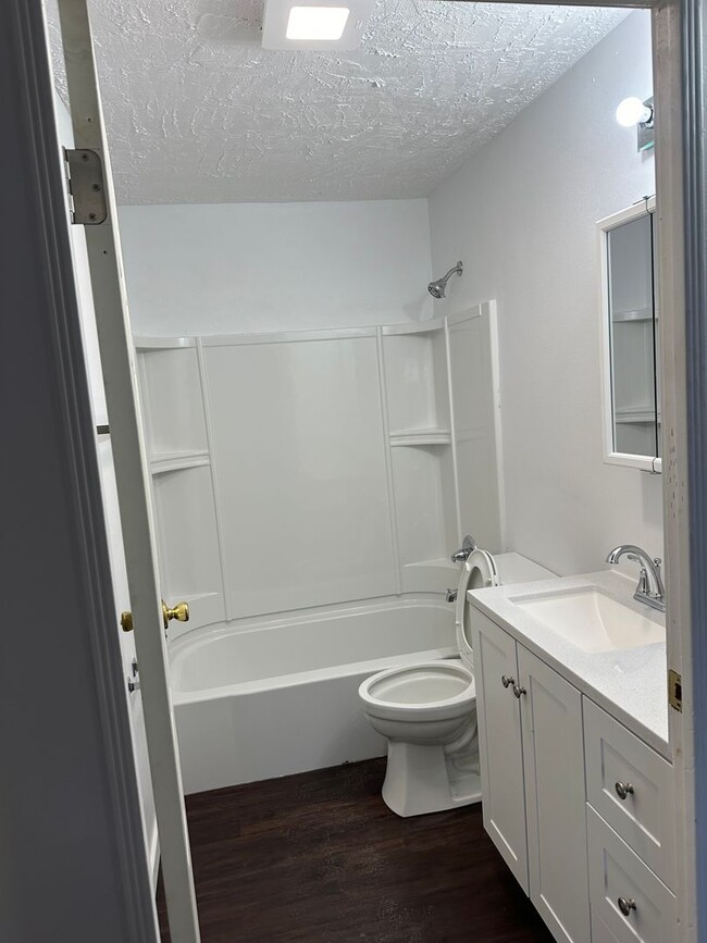 Primary Photo - Newly Remodeled 3 Bedroom 1 Bath home with...