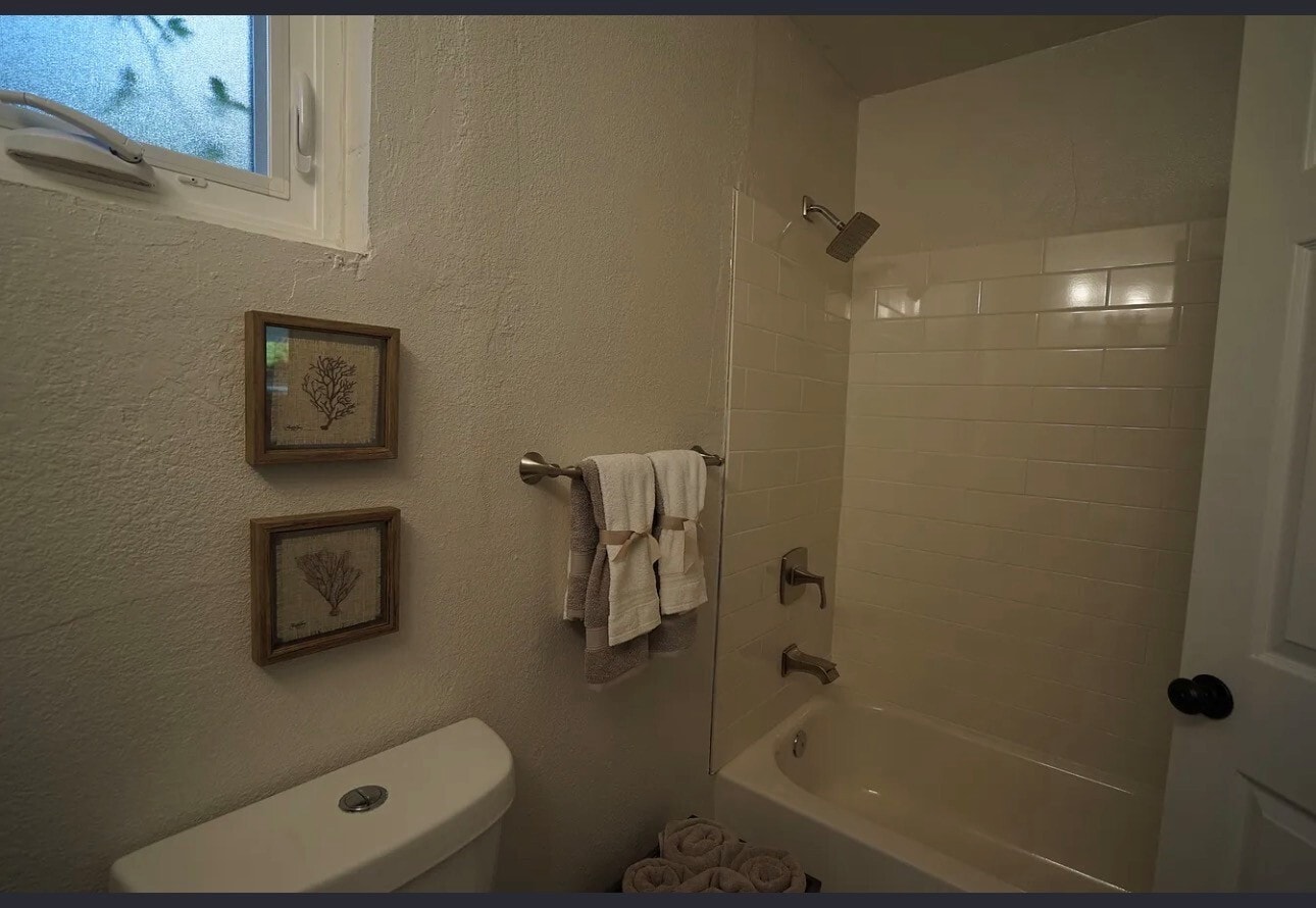 Bathroom 2 Master - 2515 Oliver Ave