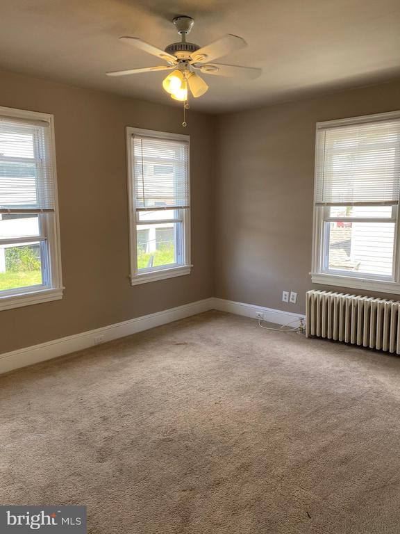 Building Photo - 14 Walnut St