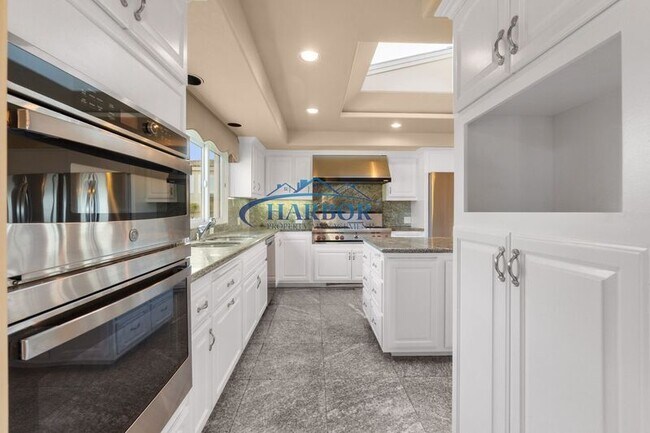 Building Photo - 1504 Vía Margarita