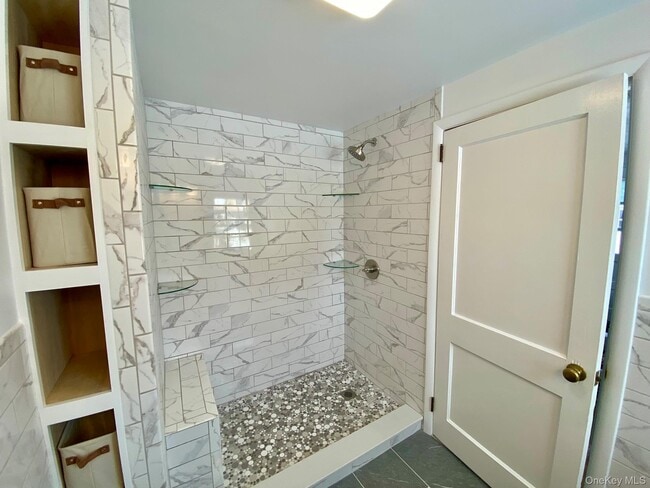 Building Photo - 42 Amity Rd