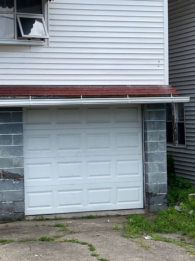 Building Photo - 928 Clearview St