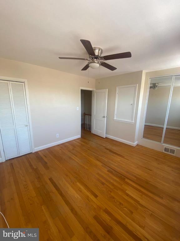 Building Photo - 518 Chalcot Square