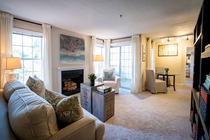 Building Photo - Kinstone Columns Drive