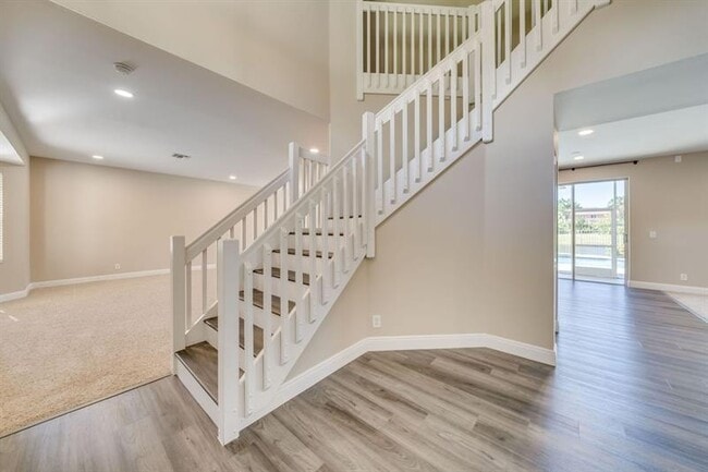 Building Photo - 558 Stonemont Dr