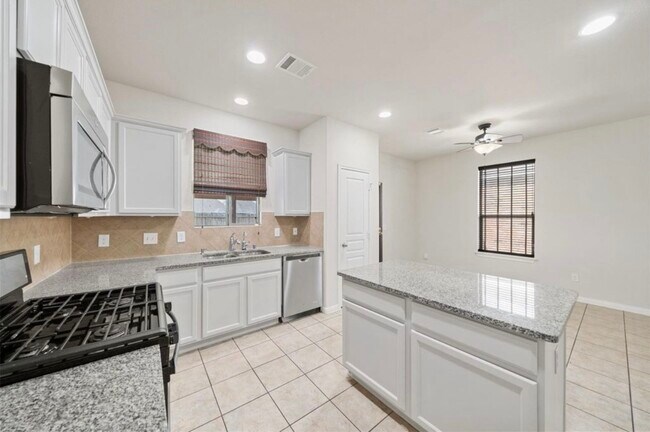 Building Photo - 5711 Water Violet Ln