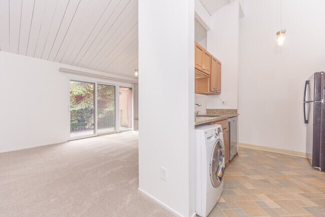 Building Photo - 2407 Packard St