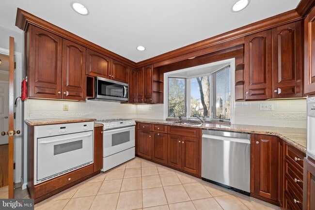 Building Photo - 107 Sorrel Dr