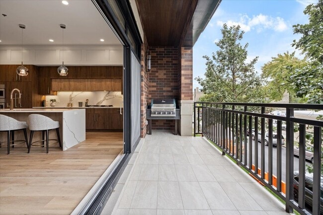 Building Photo - 3951 N Wayne Ave