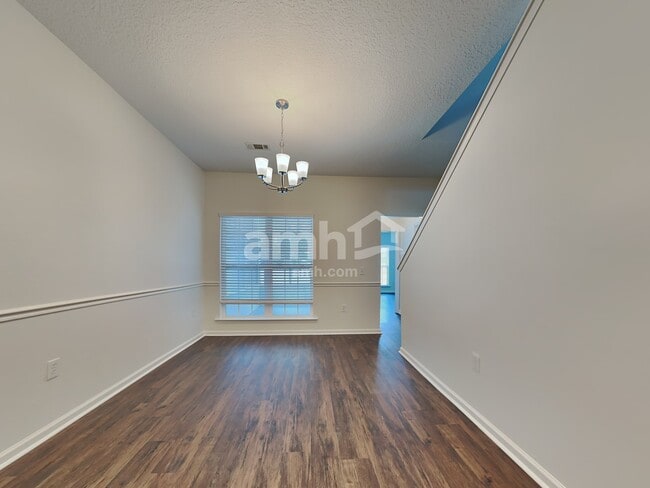 Building Photo - 60 Rhett Ln