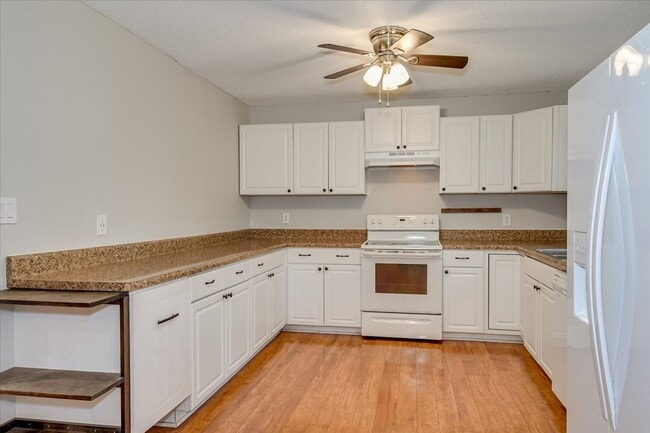 Building Photo - West Augusta Charm