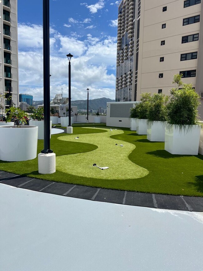 Building Photo - Brand New Kakaako Ililani Condo 2 bedroom ...