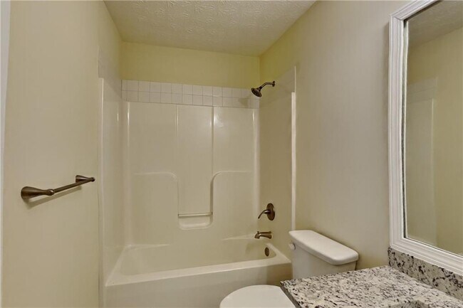 Building Photo - 208 Shenandoah Ct