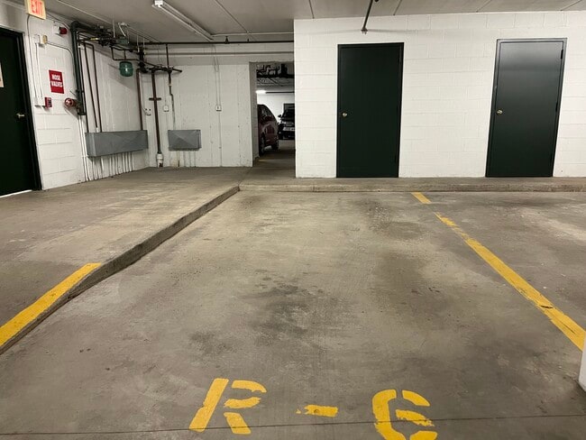 Building Photo - 11 S Wille St