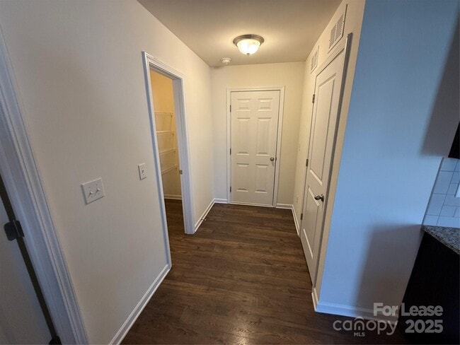 Building Photo - 9010 Harwood Knoll Dr