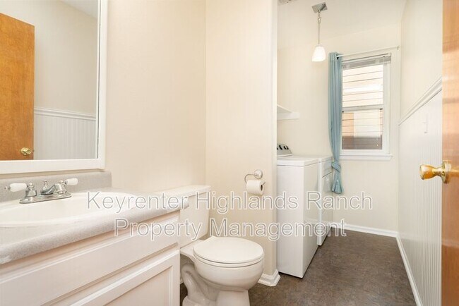 Building Photo - 595 S Lindsey St