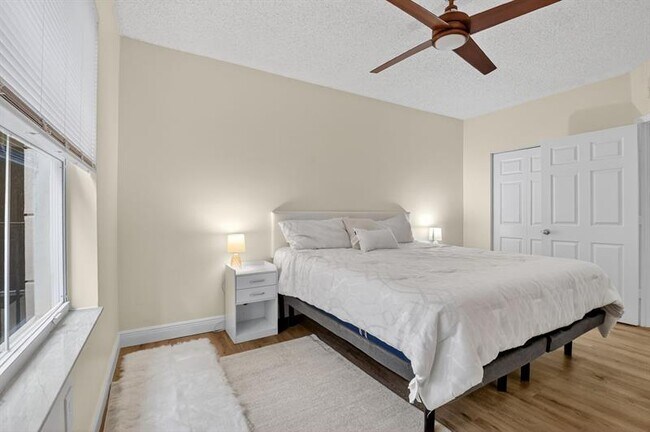 Building Photo - 3212 Tuscany Way