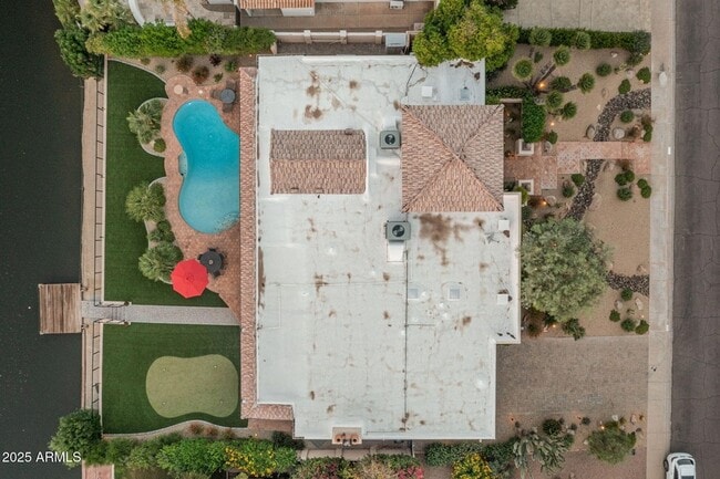 Building Photo - 7620 E Vía Del Placito