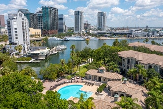Building Photo - 705 Mainsail Dr
