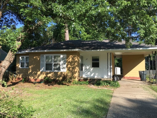 Primary Photo - 108 Hawkins St