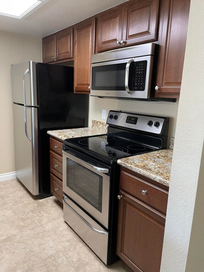 Building Photo - 43376 Cook St