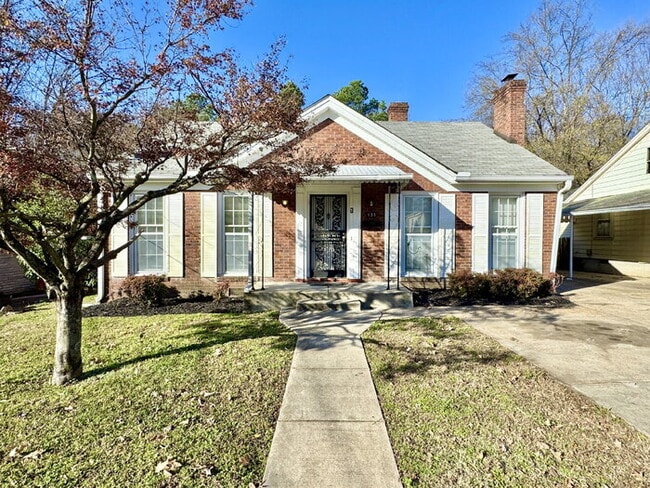 Building Photo - 135 S Greer St