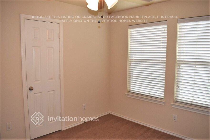 Building Photo - 5544 Thunder Bay Dr