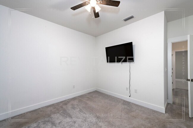 Building Photo - HALF-DEPOSIT SPECIAL! Charming Gold Fortified Home in Live Oak Estates – Near Downtown Fairhope!